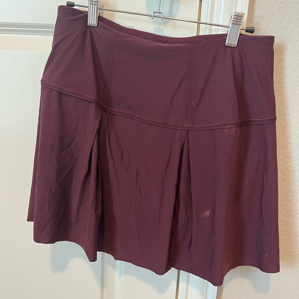 Maroon Lululemon skirt
